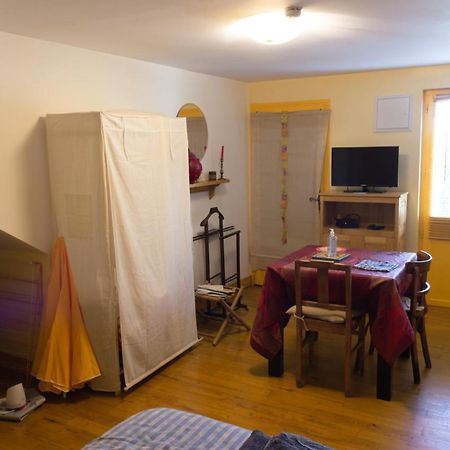 Studio Calme Et Chaleureux Apartment บรีฟ-ลา-เกยยาร์ด ภายนอก รูปภาพ